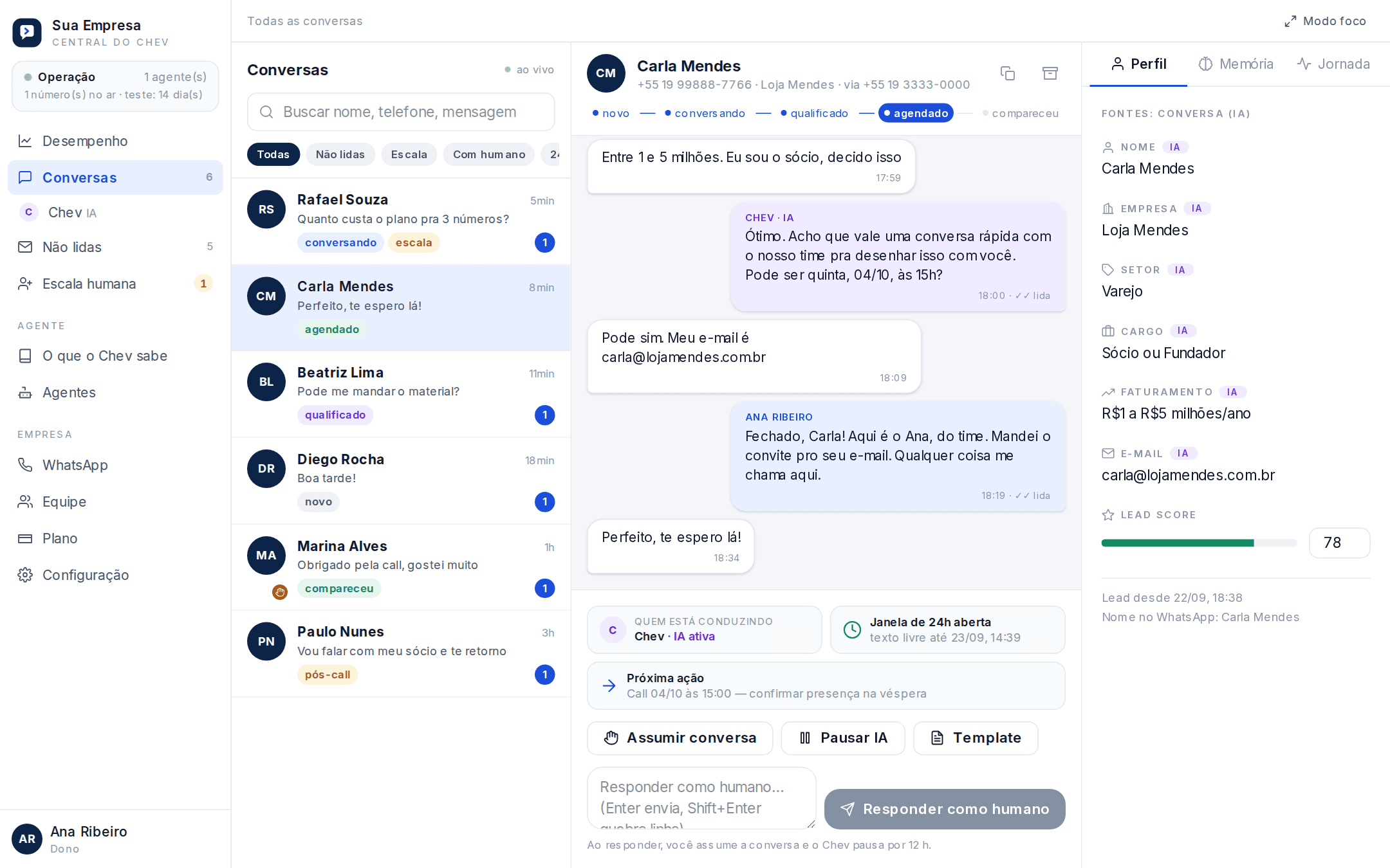 Cockpit do Chev: lista de conversas, conversa com o lead e o perfil preenchido pela IA